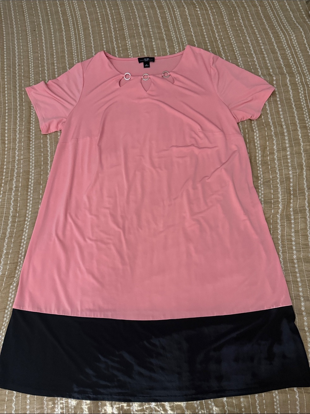 Apt. 9 Pink Short-Sleeve Shift Dress with Black Hem and Ring Detail